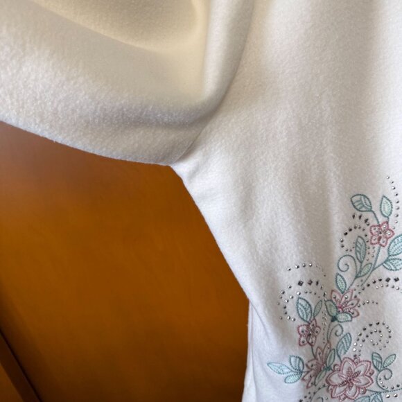 Alfred Dunner 2X Womens Fleece White Floral Embroidered Fleece Jacket Soft Full - Picture 8 of 11